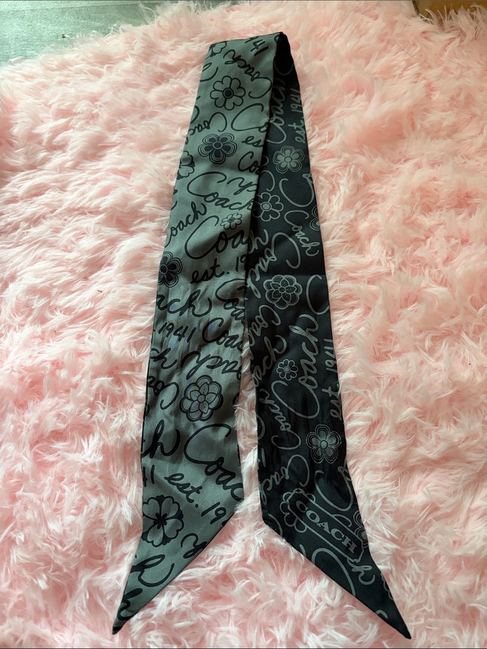 Coach Scarf - Picture 2 of 6